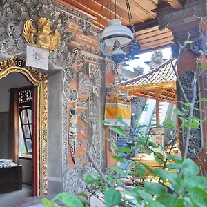 Warini Habitación en casa particular Ubud