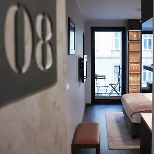 Boutique 108 - Old City, Luxury Apt. With A Garage Apartamento